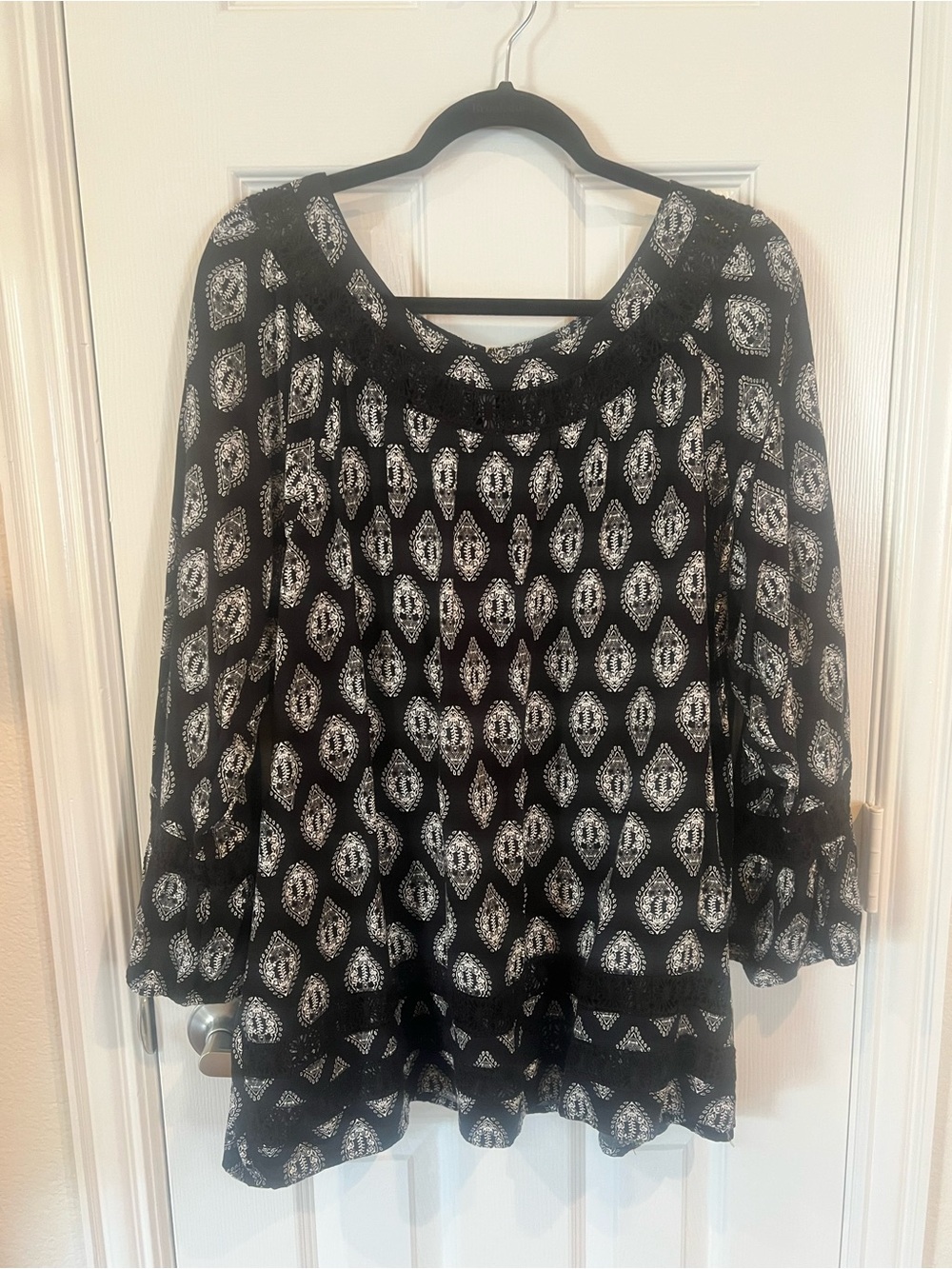Women's Black and White Printed Boho Peasant Top
